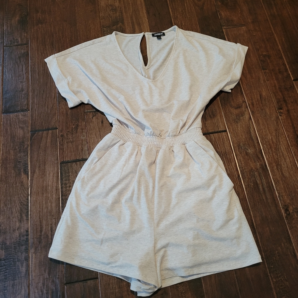 EXPRESS - Cream Colored Summer Romper - Size XS